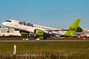 airBaltic Airbus A220-300 (YL-ABI) at  Hamburg - Fuhlsbuettel (Helmut Schmidt), Germany