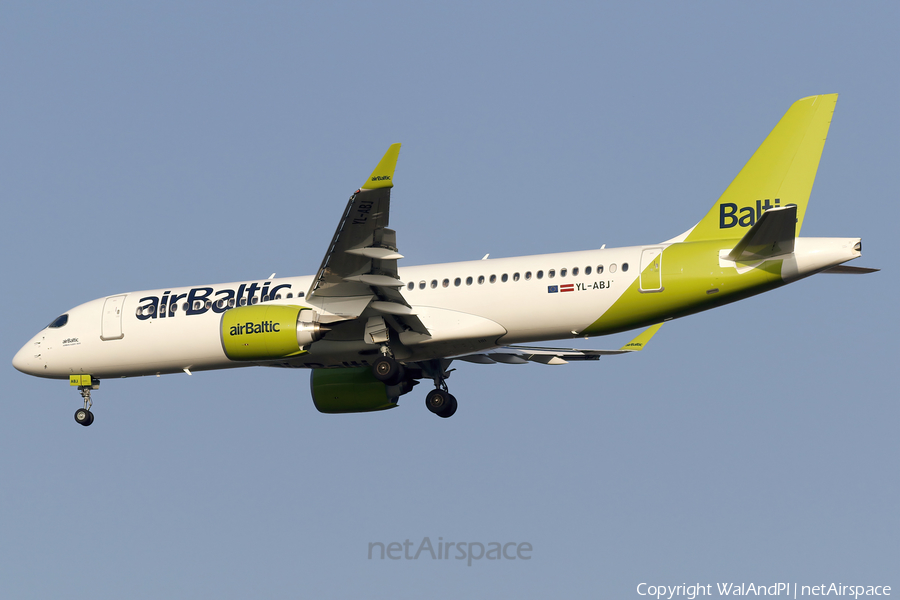 airBaltic Airbus A220-300 (YL-ABJ) | Photo 535036