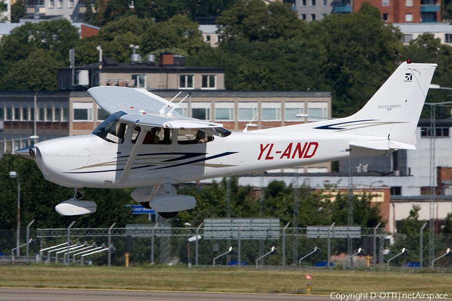 (Private) Cessna 172S Skyhawk SP (YL-AND) | Photo 267101