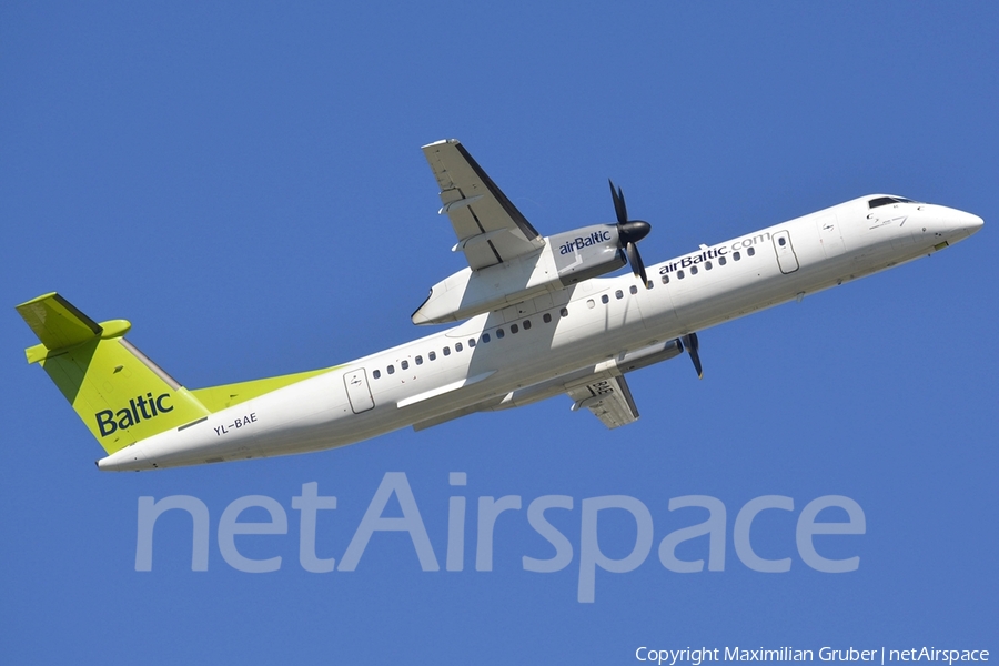 airBaltic Bombardier DHC-8-402Q (YL-BAE) | Photo 111497