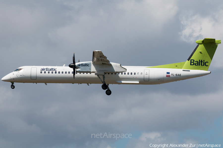 airBaltic Bombardier DHC-8-402Q (YL-BAE) | Photo 169102