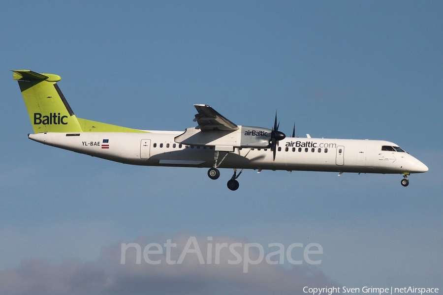 airBaltic Bombardier DHC-8-402Q (YL-BAE) | Photo 248328
