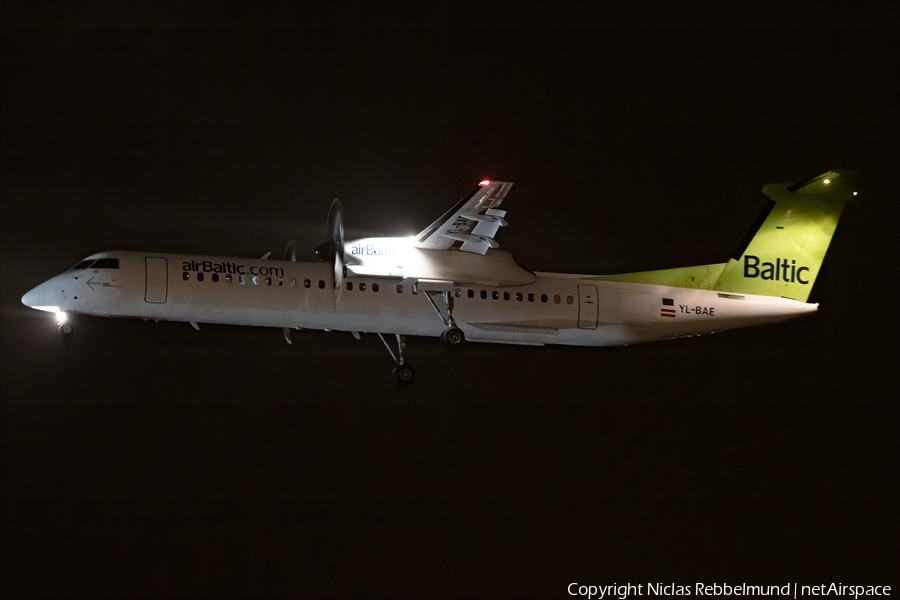 airBaltic Bombardier DHC-8-402Q (YL-BAE) | Photo 359642