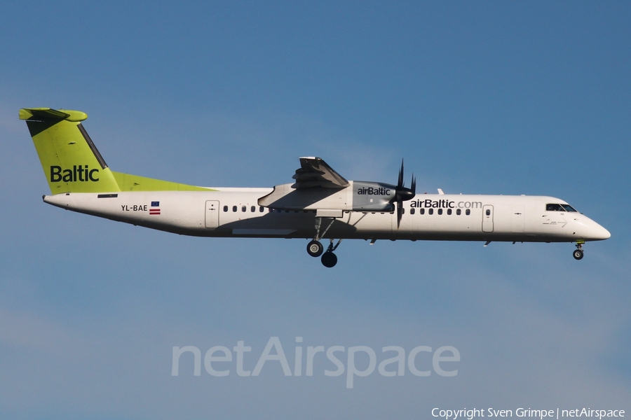airBaltic Bombardier DHC-8-402Q (YL-BAE) | Photo 434578