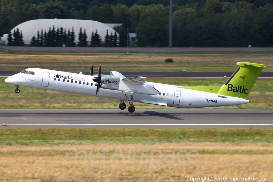 airBaltic Bombardier DHC-8-402Q (YL-BAE) | Photo 445448