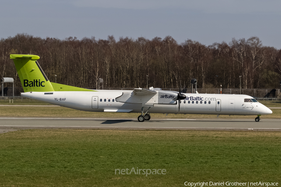 airBaltic Bombardier DHC-8-402Q (YL-BAF) | Photo 103856