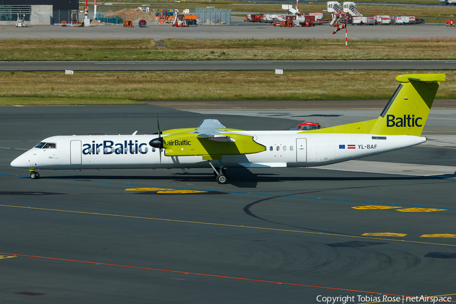 airBaltic Bombardier DHC-8-402Q (YL-BAF) | Photo 335483