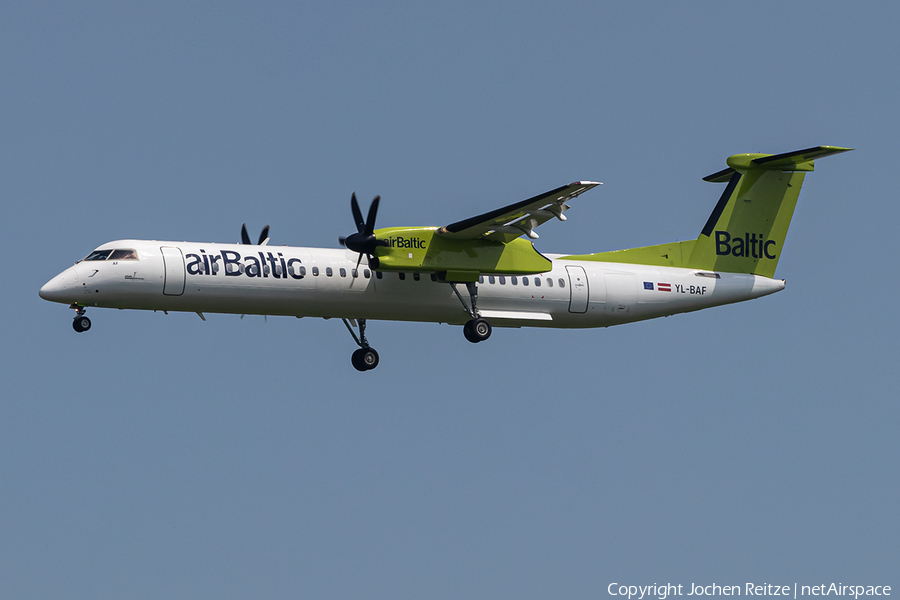 airBaltic Bombardier DHC-8-402Q (YL-BAF) | Photo 328490
