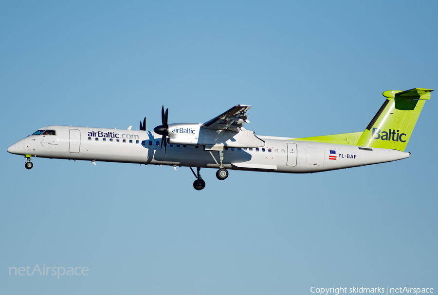 airBaltic Bombardier DHC-8-402Q (YL-BAF) | Photo 163131