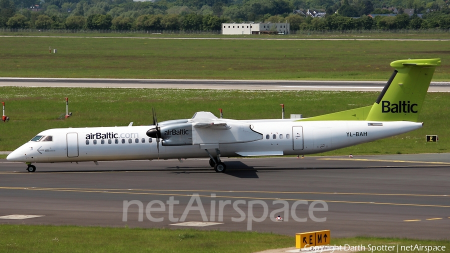 airBaltic Bombardier DHC-8-402Q (YL-BAH) | Photo 206278