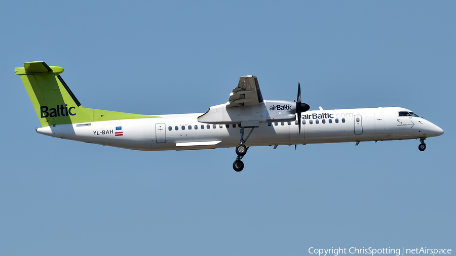 airBaltic Bombardier DHC-8-402Q (YL-BAH) | Photo 258212