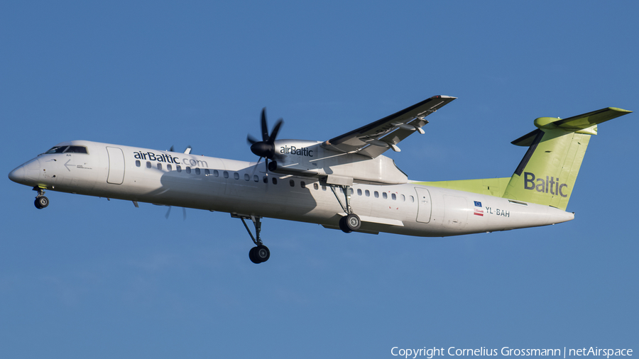 airBaltic Bombardier DHC-8-402Q (YL-BAH) | Photo 383147