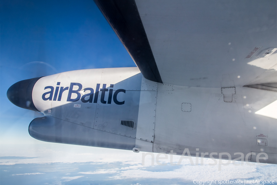 airBaltic Bombardier DHC-8-402Q (YL-BAI) | Photo 112522