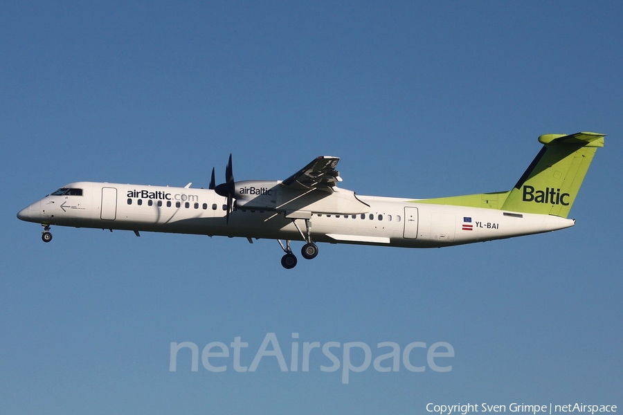 airBaltic Bombardier DHC-8-402Q (YL-BAI) | Photo 244676