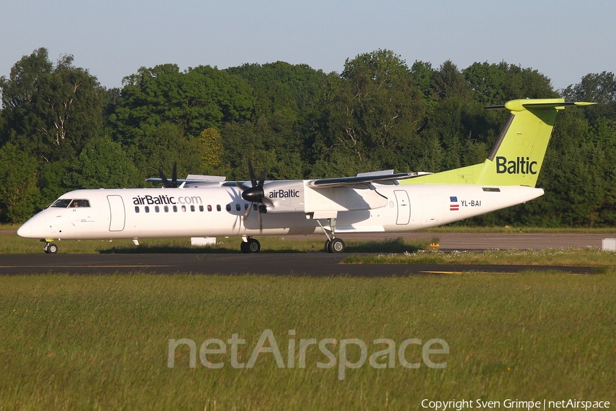 airBaltic Bombardier DHC-8-402Q (YL-BAI) | Photo 246911