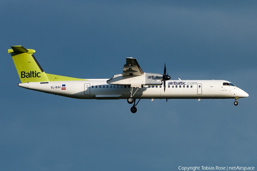 airBaltic Bombardier DHC-8-402Q (YL-BAI) | Photo 324168