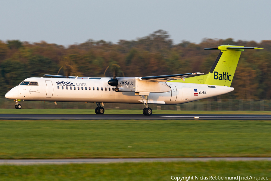 airBaltic Bombardier DHC-8-402Q (YL-BAI) | Photo 353179