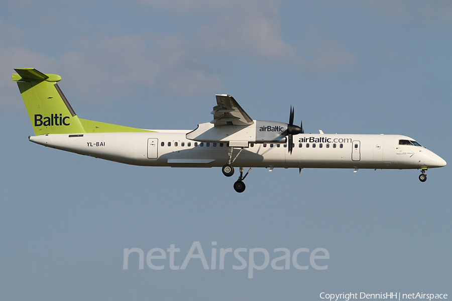 airBaltic Bombardier DHC-8-402Q (YL-BAI) | Photo 415613