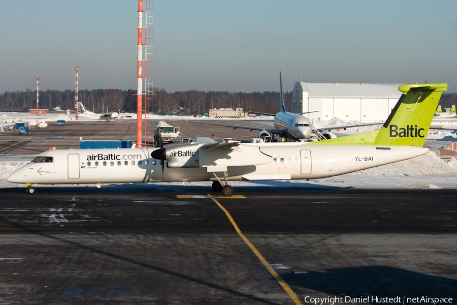 airBaltic Bombardier DHC-8-402Q (YL-BAI) | Photo 542904
