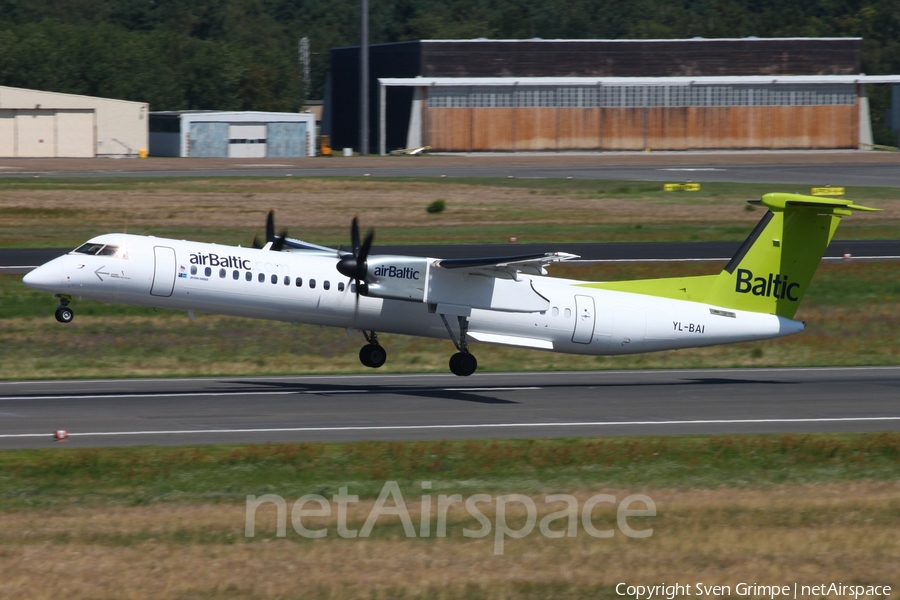 airBaltic Bombardier DHC-8-402Q (YL-BAI) | Photo 429091