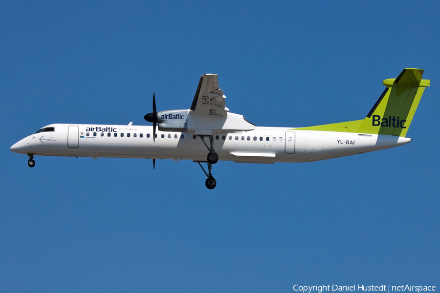 airBaltic Bombardier DHC-8-402Q (YL-BAI) | Photo 550110