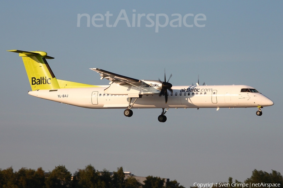 airBaltic Bombardier DHC-8-402Q (YL-BAJ) | Photo 32556