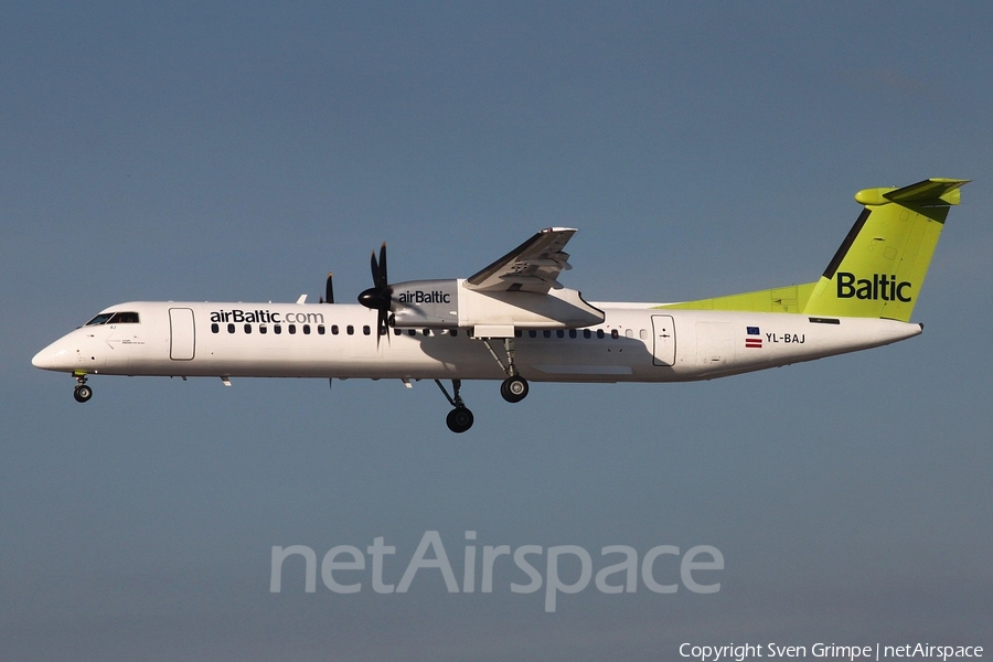 airBaltic Bombardier DHC-8-402Q (YL-BAJ) | Photo 169741