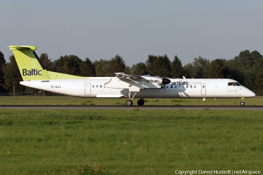 airBaltic Bombardier DHC-8-402Q (YL-BAJ) | Photo 498102
