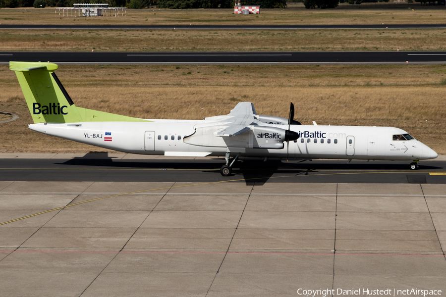 airBaltic Bombardier DHC-8-402Q (YL-BAJ) | Photo 424782