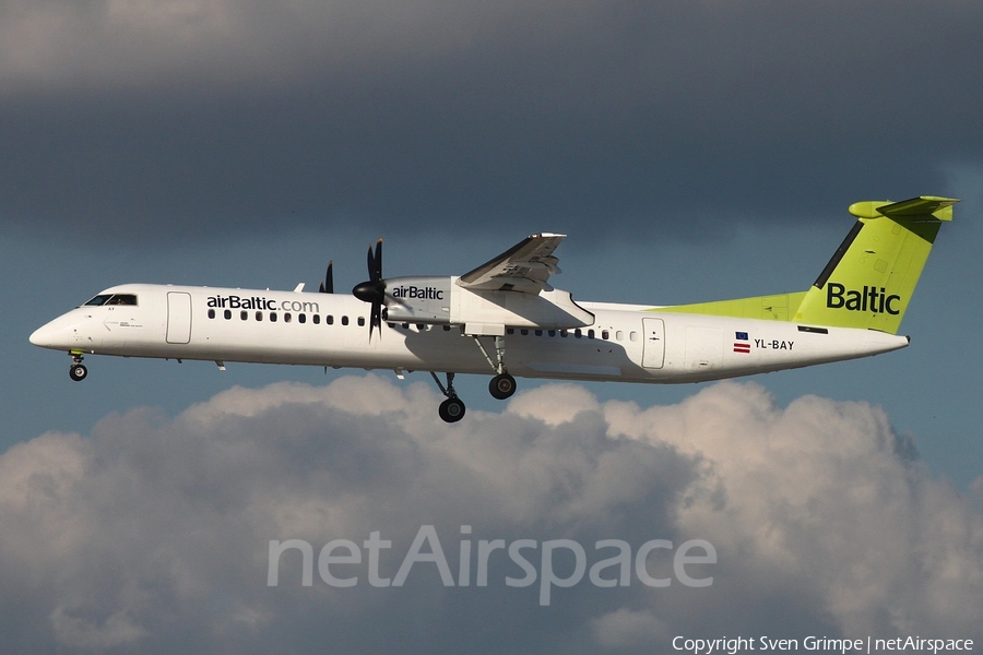 airBaltic Bombardier DHC-8-402Q (YL-BAY) | Photo 175204