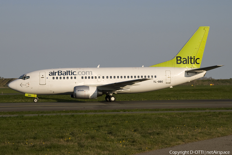 airBaltic Boeing 737-548 (YL-BBG) | Photo 274433