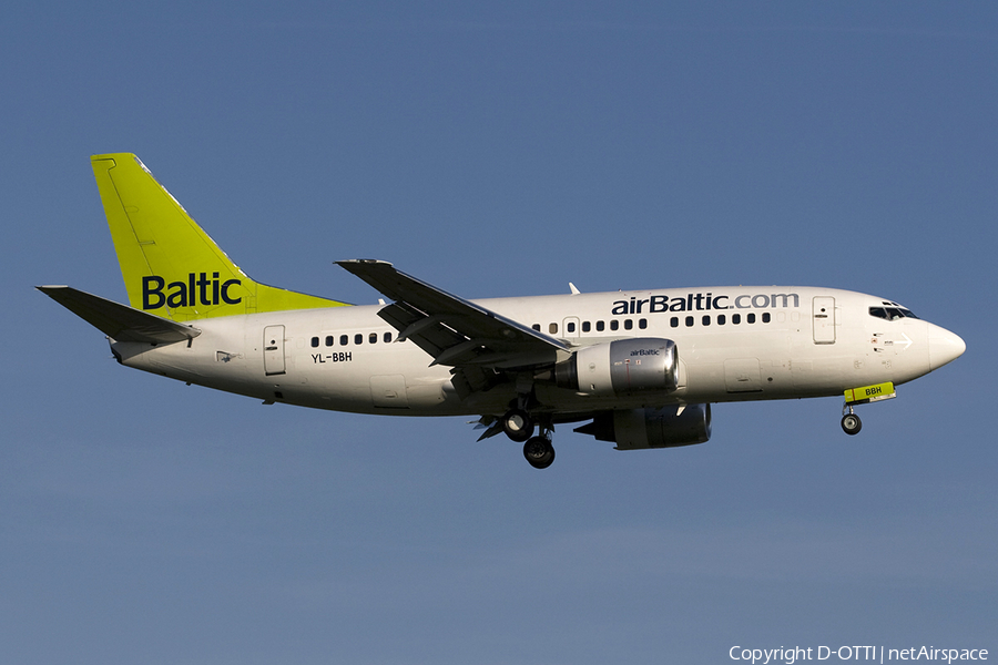 airBaltic Boeing 737-548 (YL-BBH) | Photo 274826