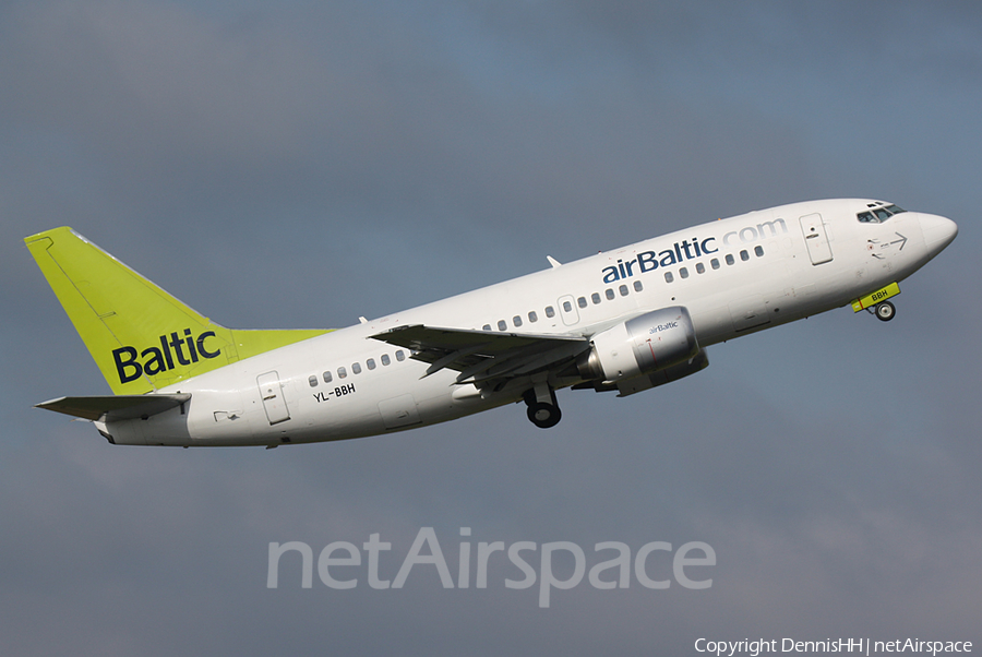 airBaltic Boeing 737-548 (YL-BBH) | Photo 401278