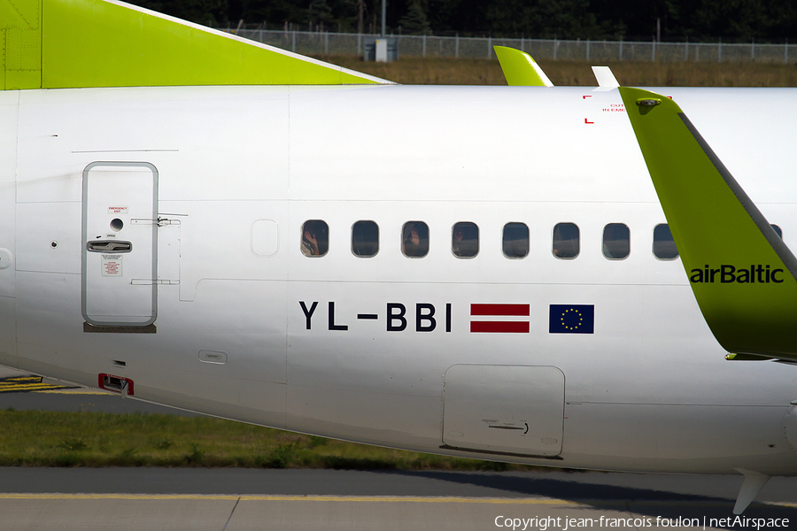airBaltic Boeing 737-33A (YL-BBI) | Photo 127935
