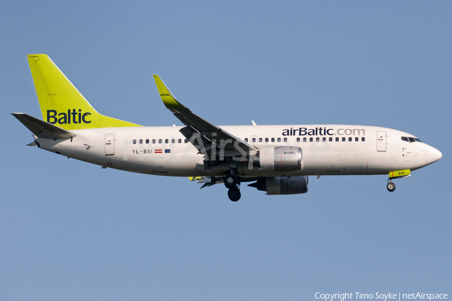 airBaltic Boeing 737-33A (YL-BBI) | Photo 345448