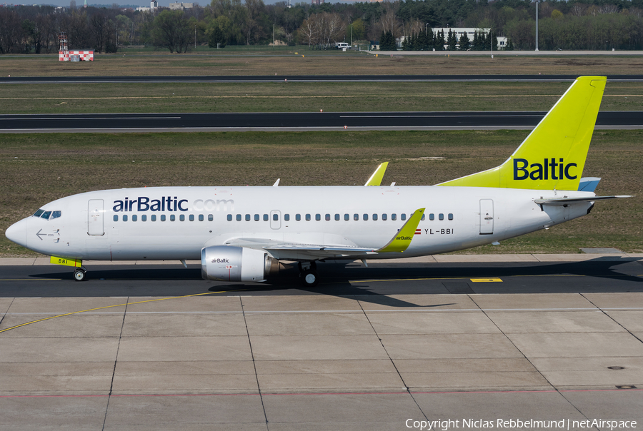 airBaltic Boeing 737-33A (YL-BBI) | Photo 310381
