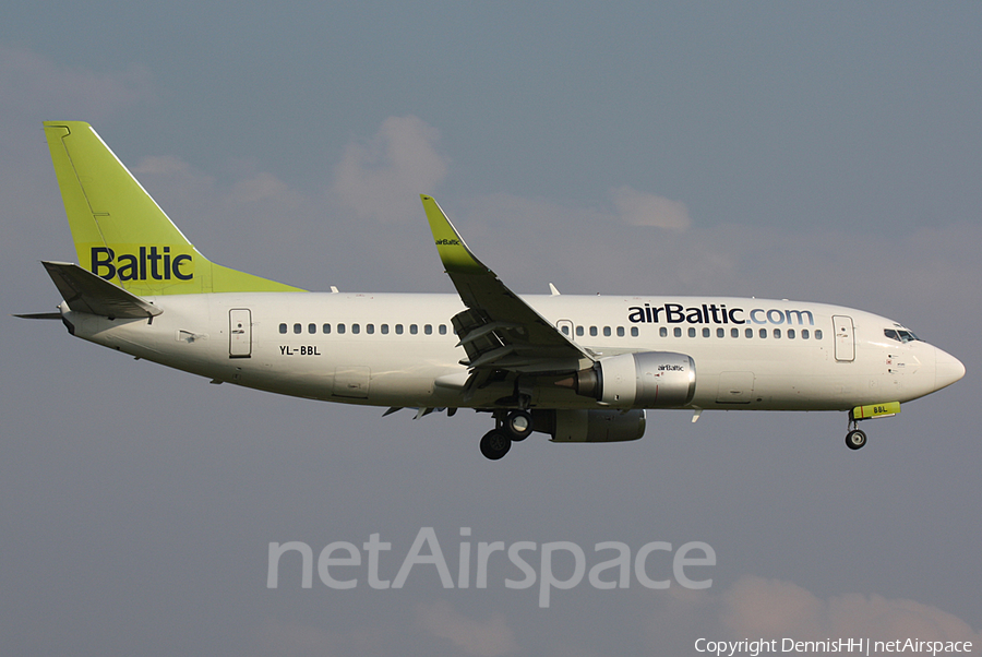 airBaltic Boeing 737-33V (YL-BBL) | Photo 401227