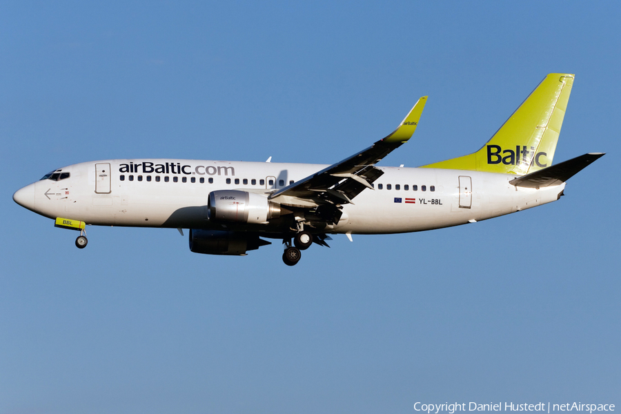 airBaltic Boeing 737-33V (YL-BBL) | Photo 493647