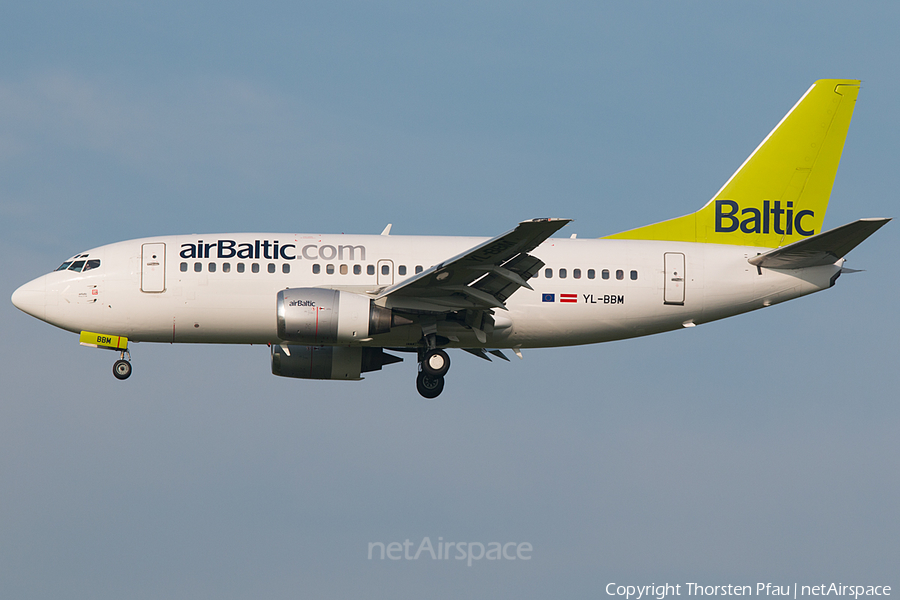 airBaltic Boeing 737-522 (YL-BBM) | Photo 61381