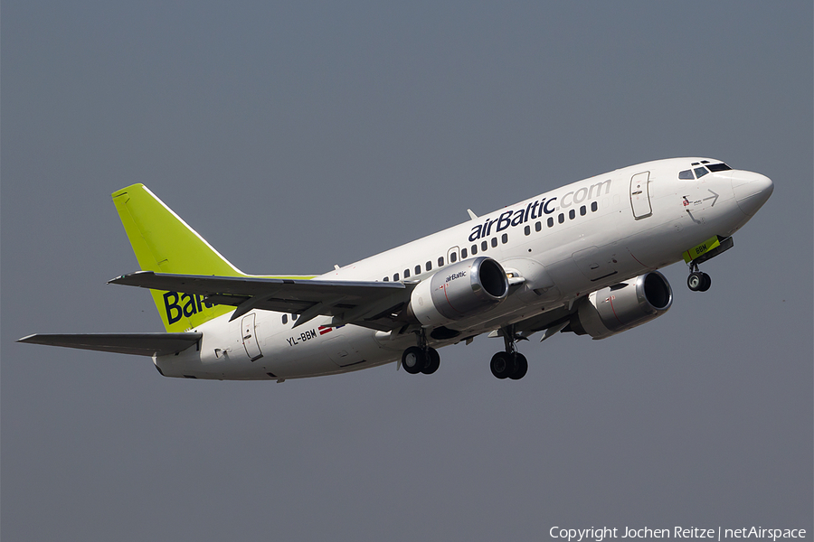 airBaltic Boeing 737-522 (YL-BBM) | Photo 165399