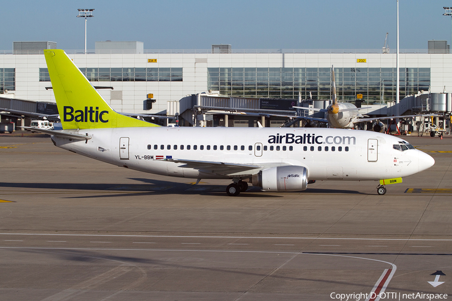 airBaltic Boeing 737-522 (YL-BBM) | Photo 384282