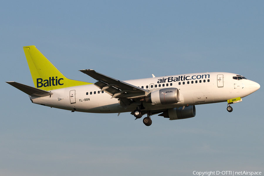 airBaltic Boeing 737-522 (YL-BBN) | Photo 197893