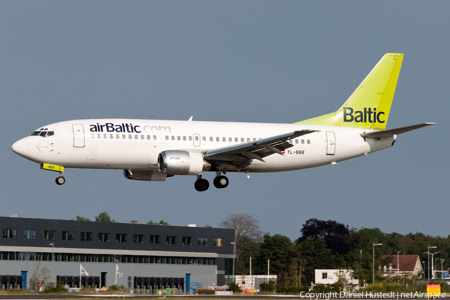 airBaltic Boeing 737-31S (YL-BBR) | Photo 617437