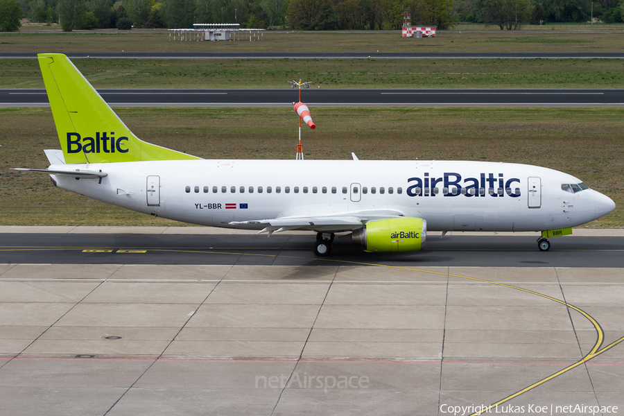 airBaltic Boeing 737-31S (YL-BBR) | Photo 318296