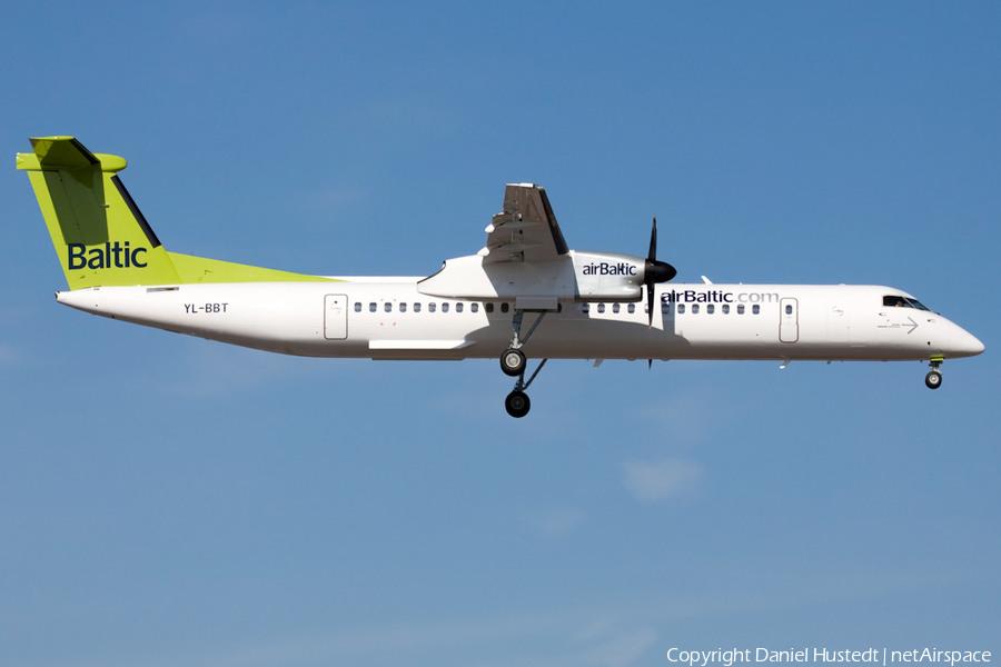 airBaltic Bombardier DHC-8-402Q (YL-BBT) | Photo 610159