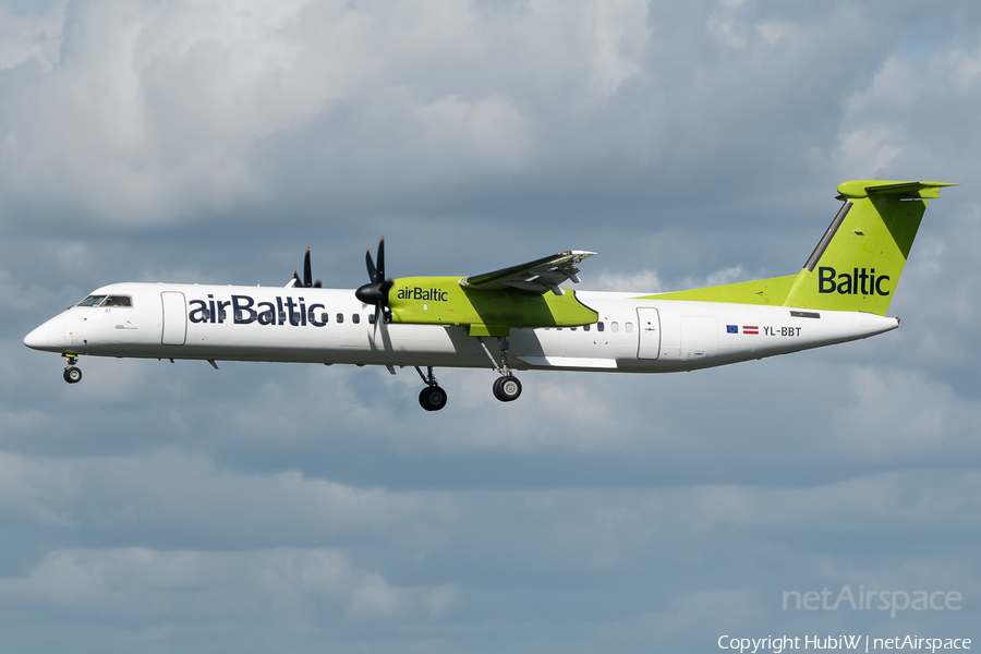 airBaltic Bombardier DHC-8-402Q (YL-BBT) | Photo 429810