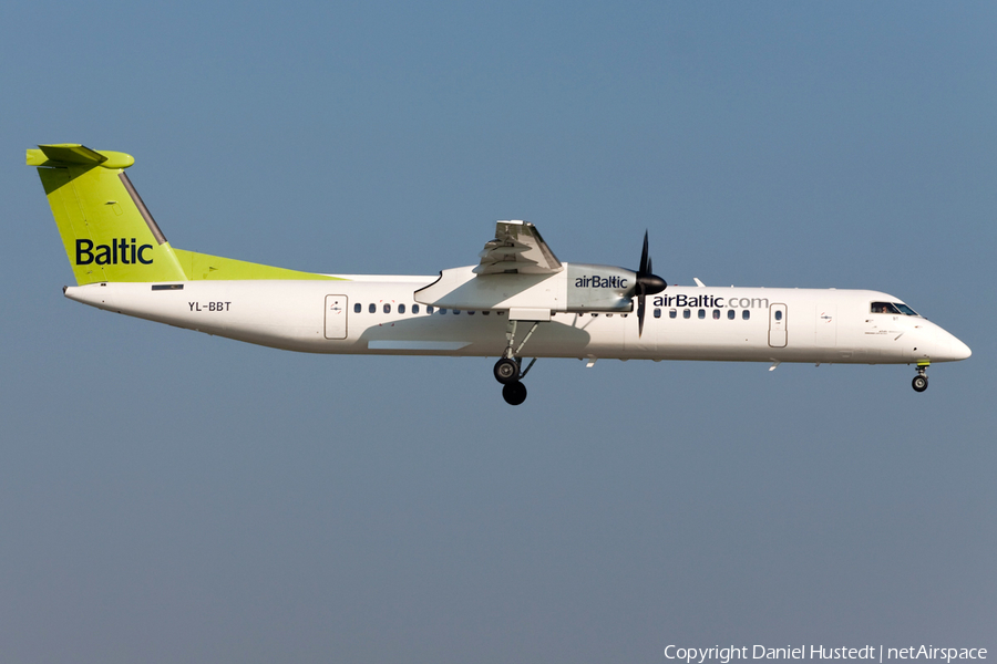 airBaltic Bombardier DHC-8-402Q (YL-BBT) | Photo 498103