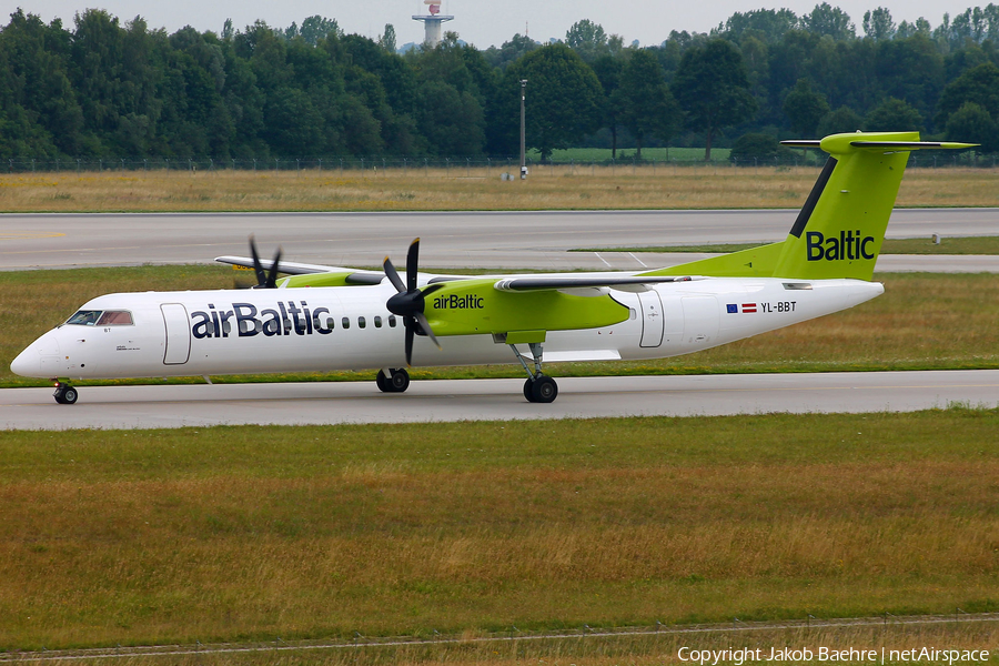 airBaltic Bombardier DHC-8-402Q (YL-BBT) | Photo 176906