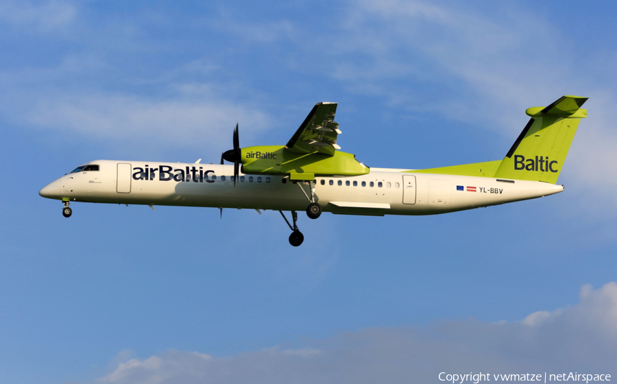 airBaltic Bombardier DHC-8-402Q (YL-BBV) | Photo 177947