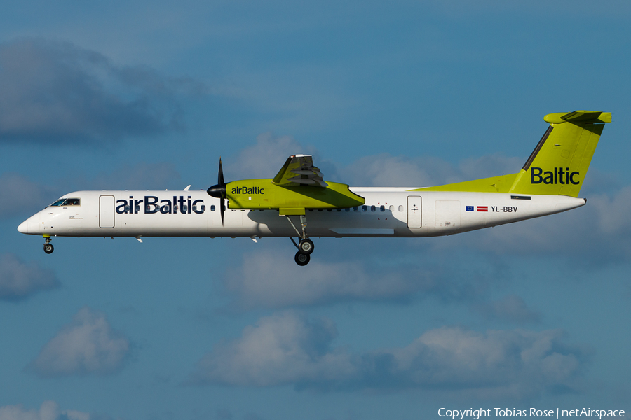airBaltic Bombardier DHC-8-402Q (YL-BBV) | Photo 324251